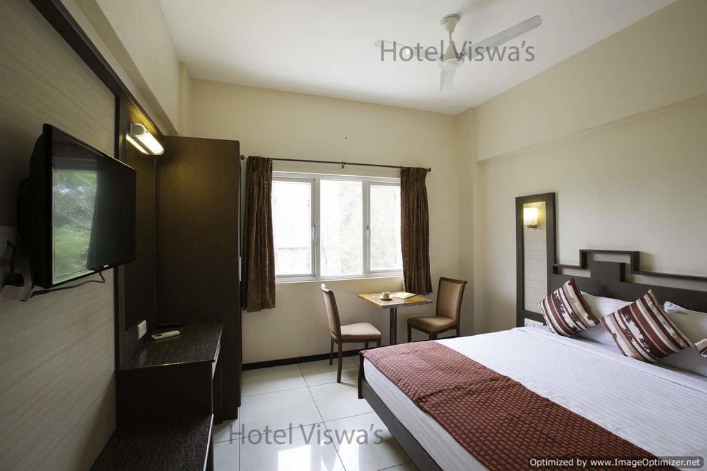טירופור Hotel Viswas מראה חיצוני תמונה
